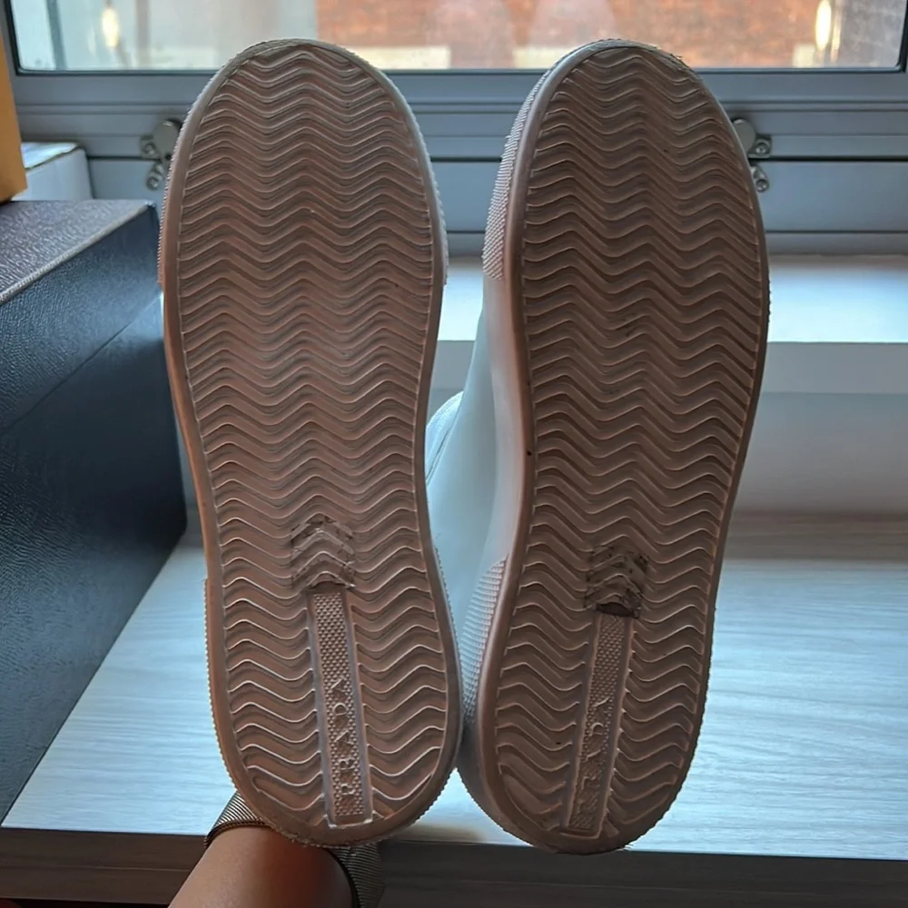 Prada white sneaker with red trim - Picture 5 of 5